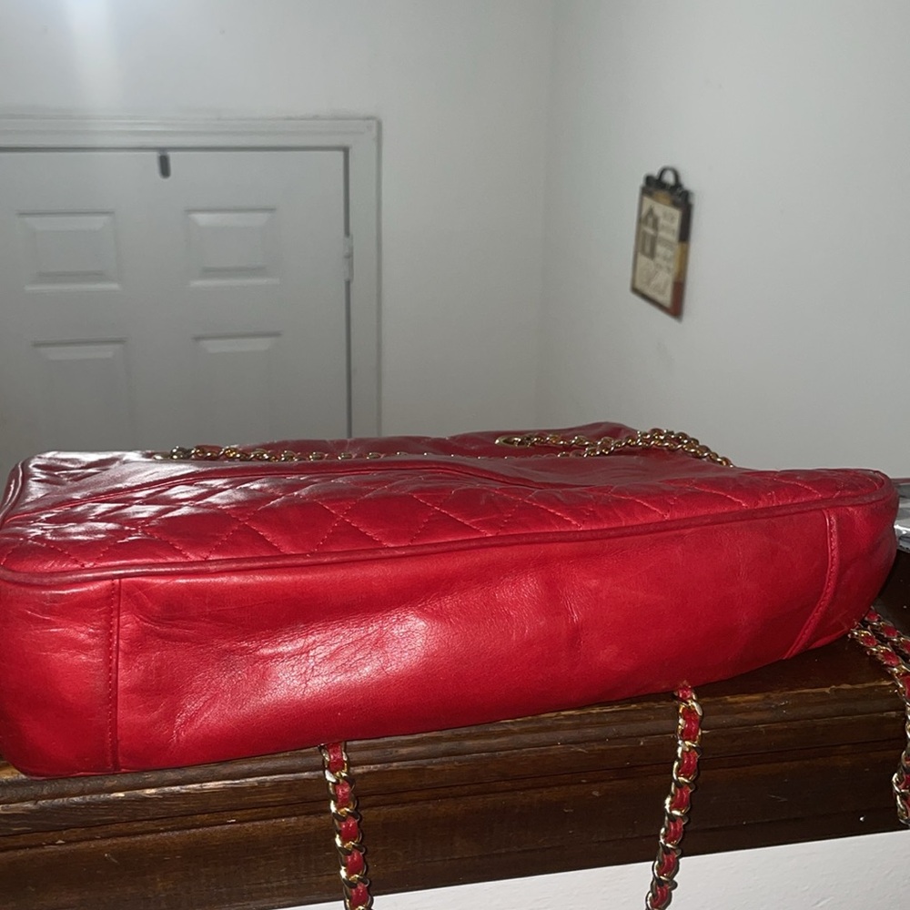 Red Koret Red Leather Shoulder Bag - Picture 7 of 9